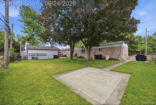18432 Mesle Street, Roseville, MI 48066