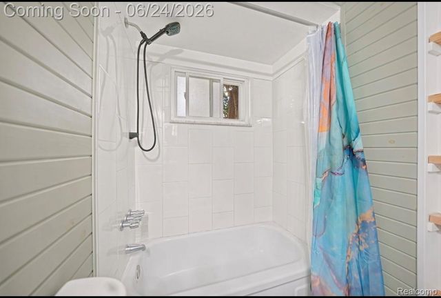 18432 Mesle Street, Roseville, MI 48066