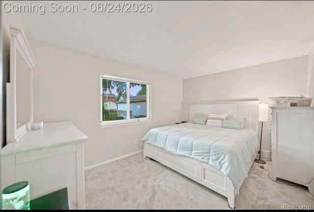 18432 Mesle Street, Roseville, MI 48066
