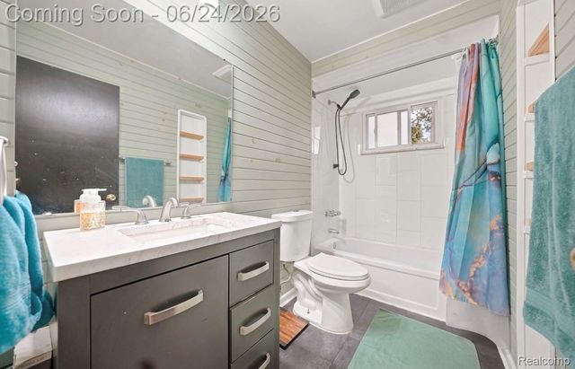 18432 Mesle Street, Roseville, MI 48066
