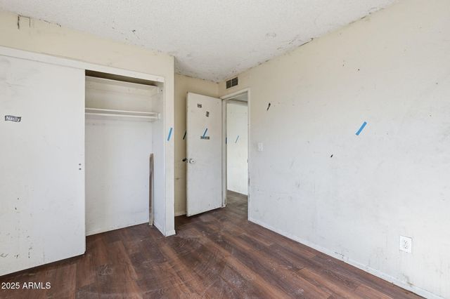 8861 W WELDON Avenue, Phoenix, AZ 85037