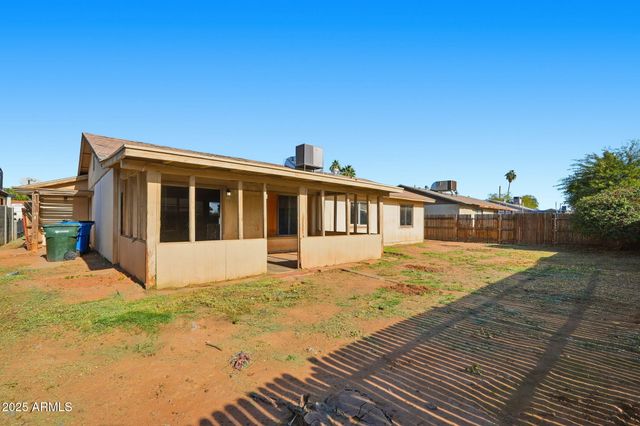 8861 W WELDON Avenue, Phoenix, AZ 85037