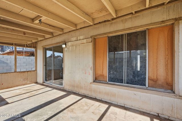 8861 W WELDON Avenue, Phoenix, AZ 85037