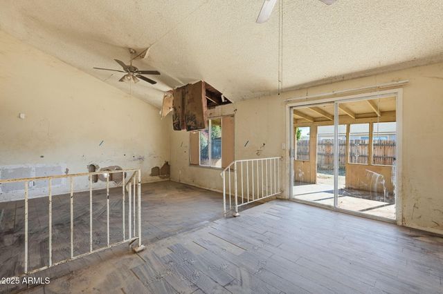 8861 W WELDON Avenue, Phoenix, AZ 85037