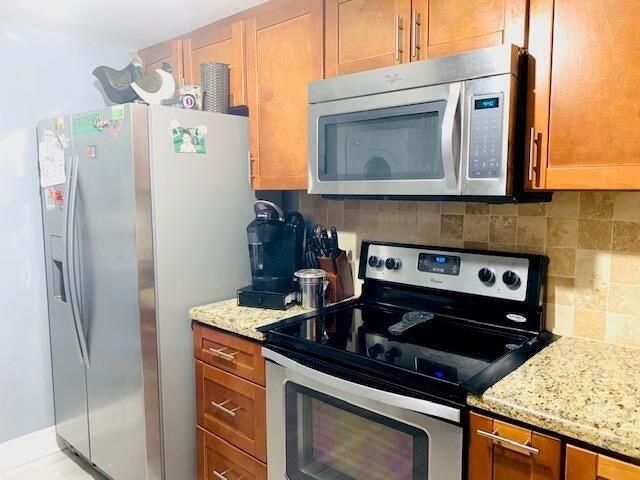 737 SE 1st Way 306, Deerfield Beach, FL 33441