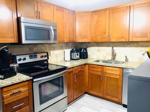 737 SE 1st Way 306, Deerfield Beach, FL 33441