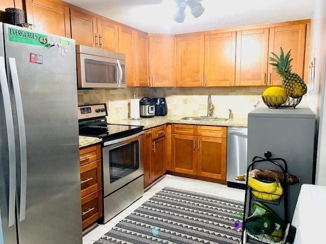 737 SE 1st Way 306, Deerfield Beach, FL 33441