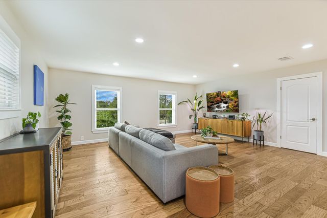 9000 Rock Way DR, Austin, TX 78736