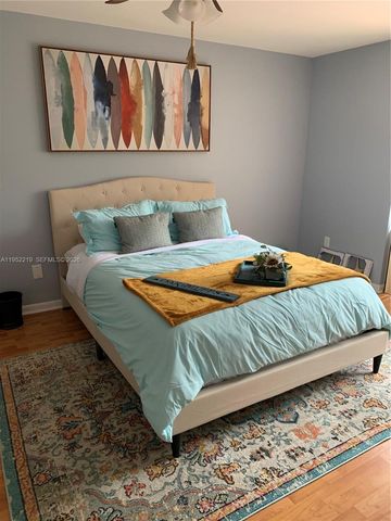 1050 Summit Trail Cir B, West Palm Beach, FL 33415