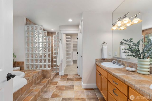 1828 4th Street, Kirkland, WA 98033
