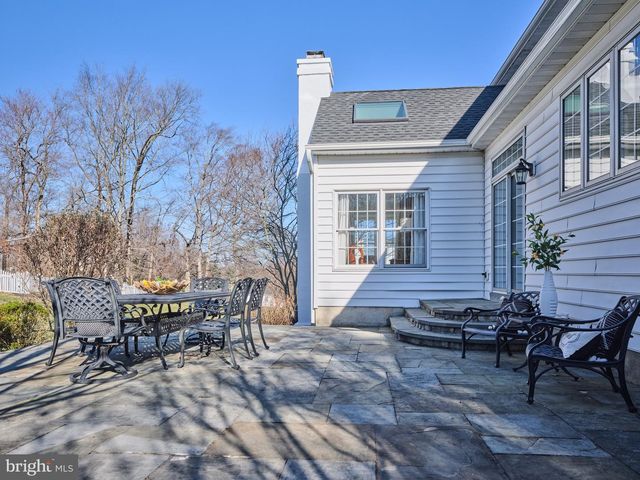 1052 S KIMBLES RD, Yardley, PA 19067