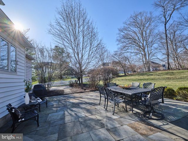 1052 S KIMBLES RD, Yardley, PA 19067