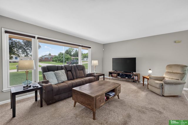 10320 Hilltop Road, Omaha, NE 68134