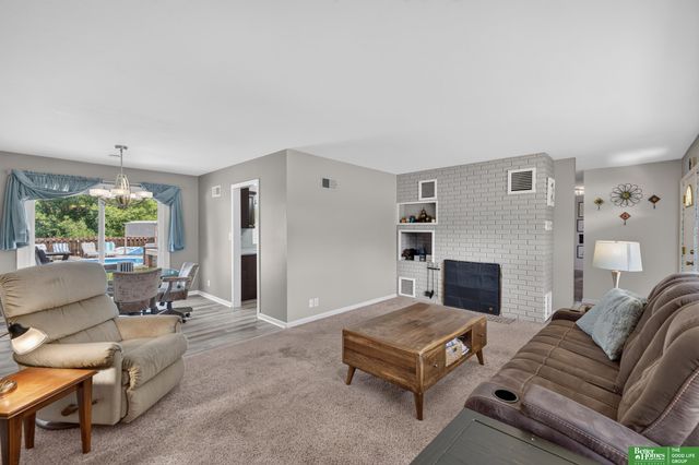 10320 Hilltop Road, Omaha, NE 68134