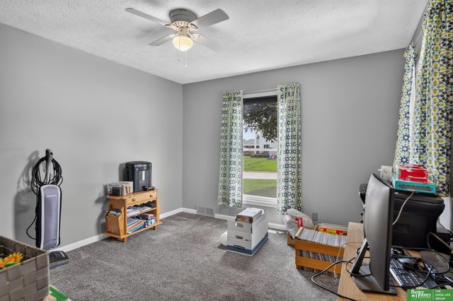 10320 Hilltop Road, Omaha, NE 68134