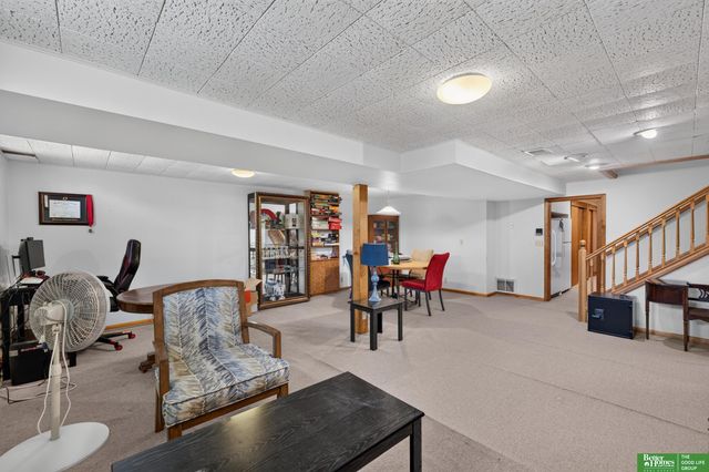 10320 Hilltop Road, Omaha, NE 68134