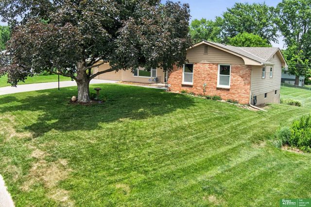 10320 Hilltop Road, Omaha, NE 68134