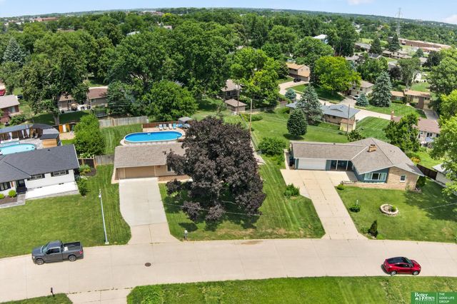 10320 Hilltop Road, Omaha, NE 68134