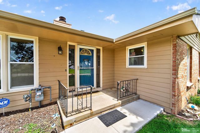 10320 Hilltop Road, Omaha, NE 68134