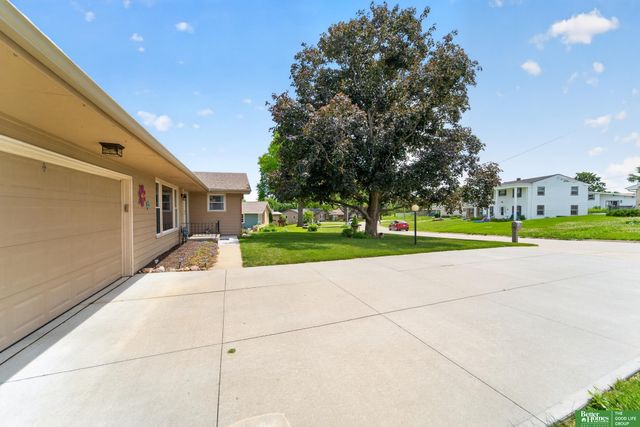 10320 Hilltop Road, Omaha, NE 68134
