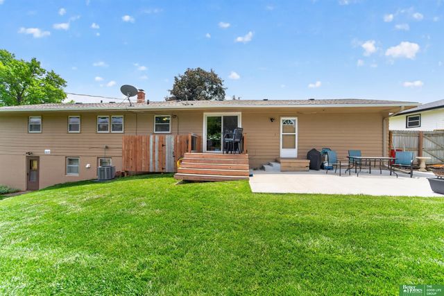 10320 Hilltop Road, Omaha, NE 68134
