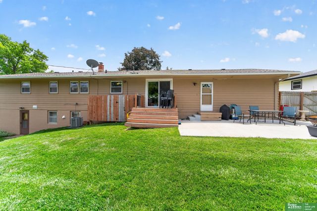 10320 Hilltop Road, Omaha, NE 68134