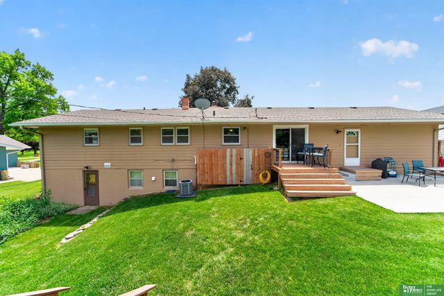 10320 Hilltop Road, Omaha, NE 68134