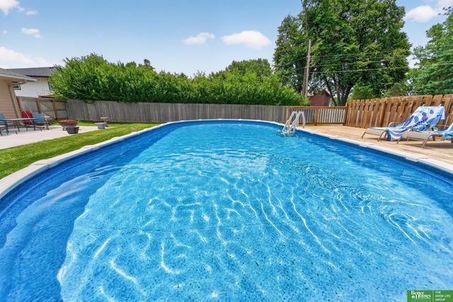10320 Hilltop Road, Omaha, NE 68134
