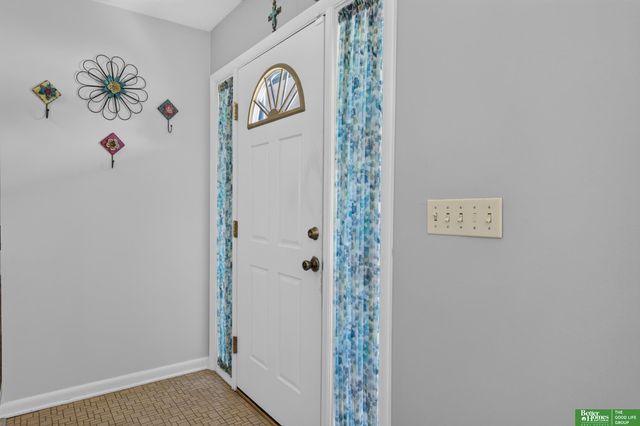10320 Hilltop Road, Omaha, NE 68134