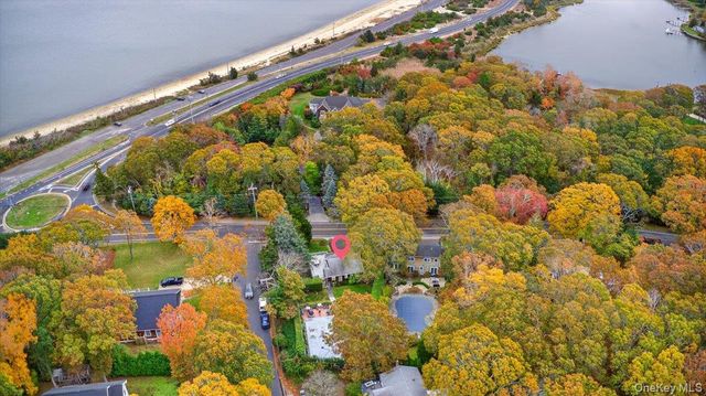 3748 Noyack Road, Sag Harbor, NY 11963