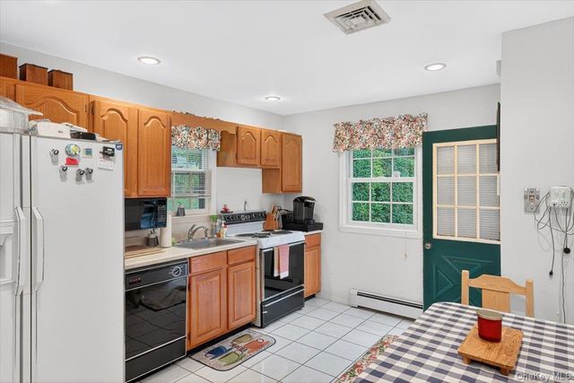 3748 Noyack Road, Sag Harbor, NY 11963