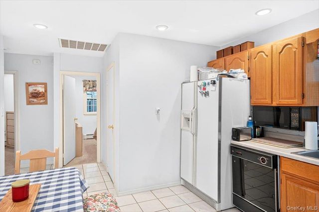 3748 Noyack Road, Sag Harbor, NY 11963