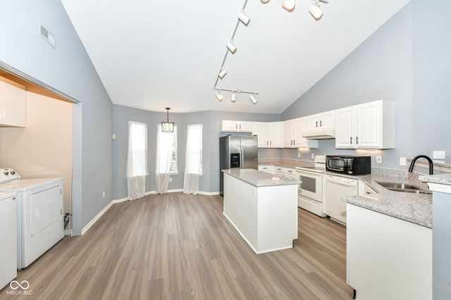 9234 Crossing Drive, Fishers, IN 46037