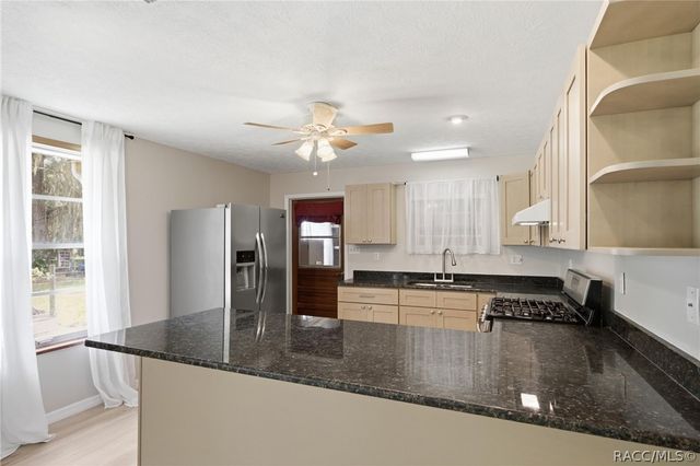 11645 E Salmon Drive, Floral City, FL 34436