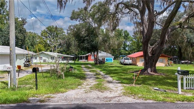 11645 E Salmon Drive, Floral City, FL 34436