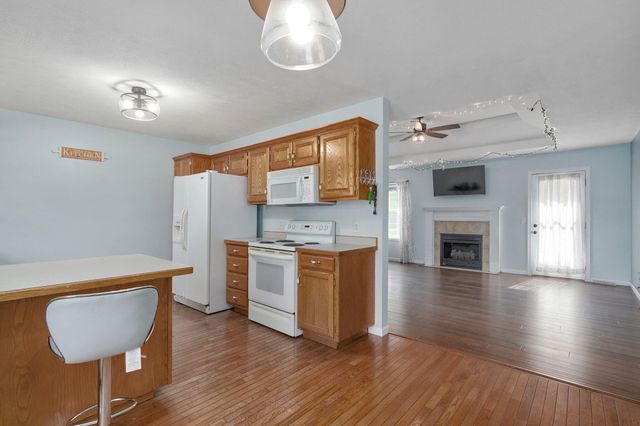 204 Arrowhead Road, Willard, MO 65781