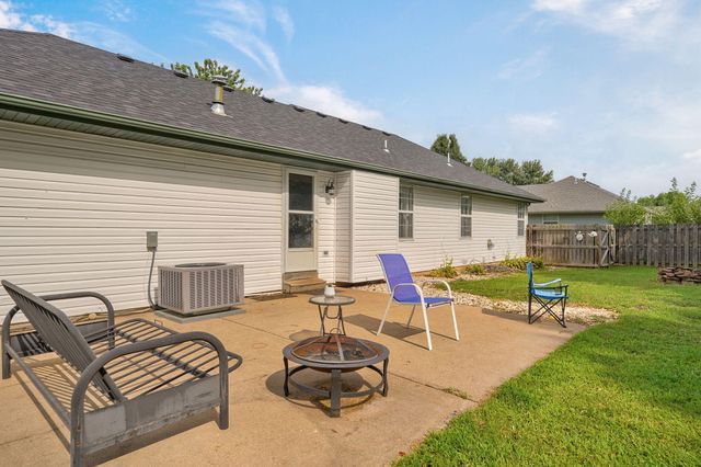 204 Arrowhead Road, Willard, MO 65781