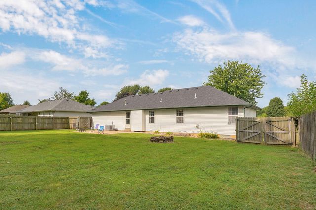 204 Arrowhead Road, Willard, MO 65781