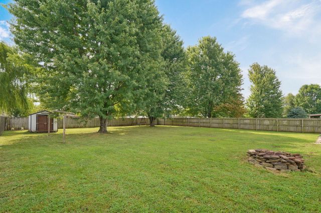 204 Arrowhead Road, Willard, MO 65781