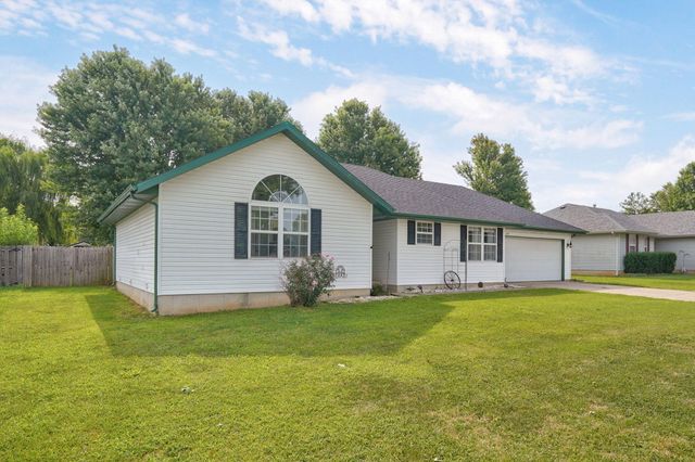204 Arrowhead Road, Willard, MO 65781