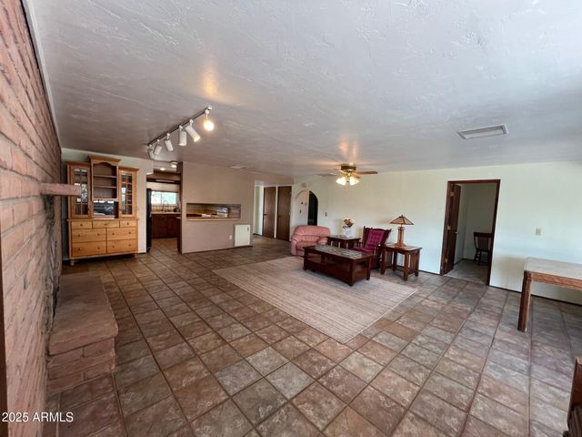 374 W Duane Street, Benson, AZ 85602