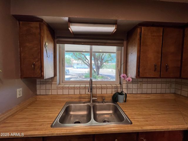 374 W Duane Street, Benson, AZ 85602