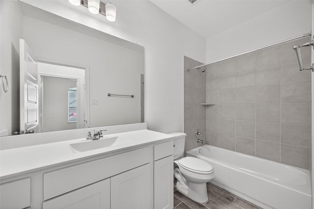 2122 Rosillo Brook Drive, Baytown, TX 77521