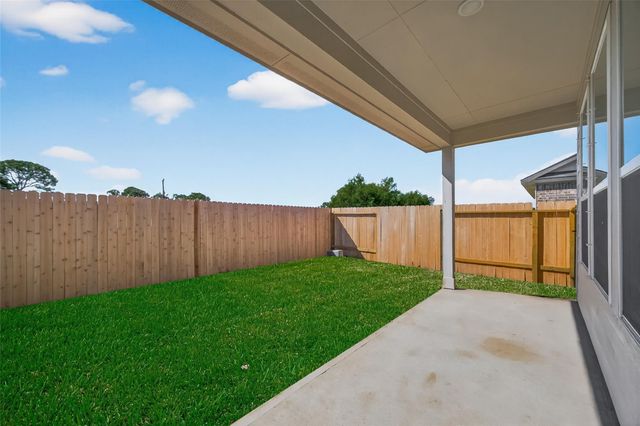 2122 Rosillo Brook Drive, Baytown, TX 77521