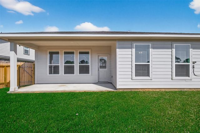 2122 Rosillo Brook Drive, Baytown, TX 77521