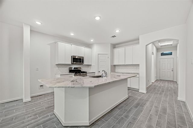 2122 Rosillo Brook Drive, Baytown, TX 77521