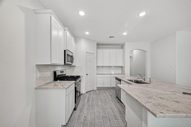 2122 Rosillo Brook Drive, Baytown, TX 77521