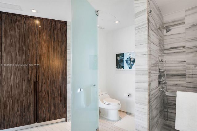 2201 Collins Ave 431, Miami Beach, FL 33139