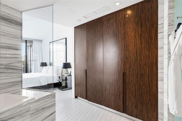 2201 Collins Ave 431, Miami Beach, FL 33139