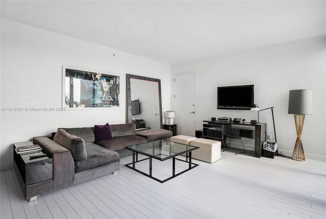 2201 Collins Ave 431, Miami Beach, FL 33139